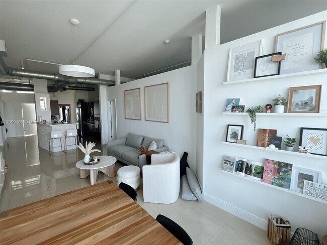 Foto del edificio - 3029 NE 188th St