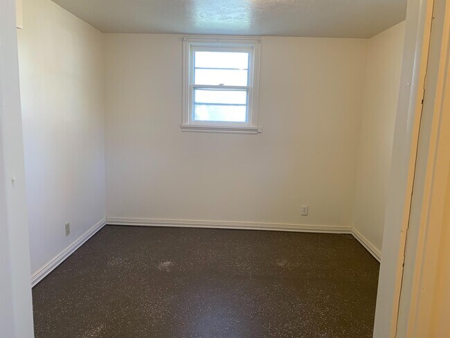 Foto del edificio - 505 E Center St