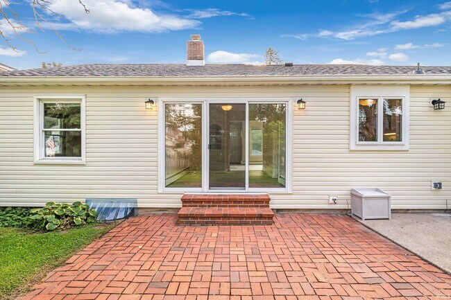 Foto del edificio - 128 Manor Ave