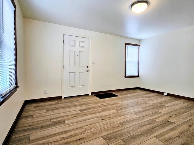 Building Photo - 221 Arch St