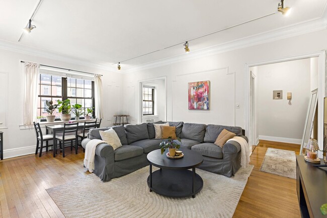 Building Photo - 1015 Washington St