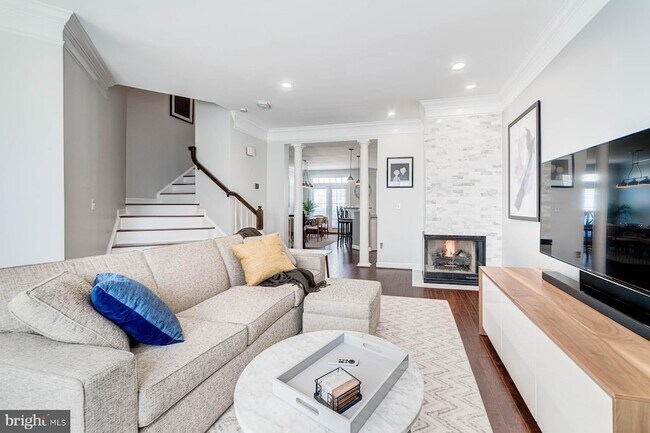 Foto del edificio - 947 Harrison Cir