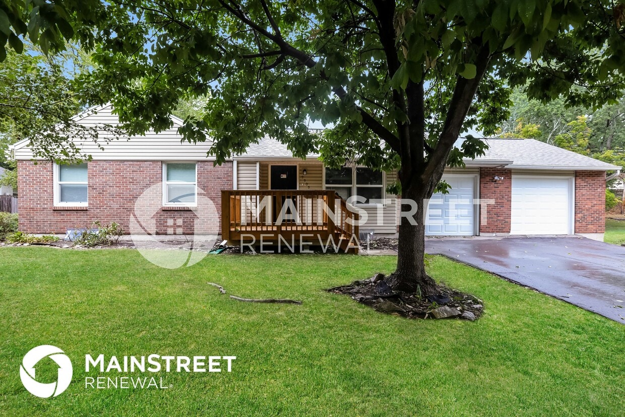 Foto principal - 9505 Newton Ave