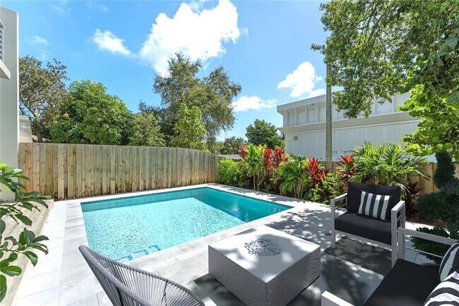 Foto del edificio - 828 SW 30th St