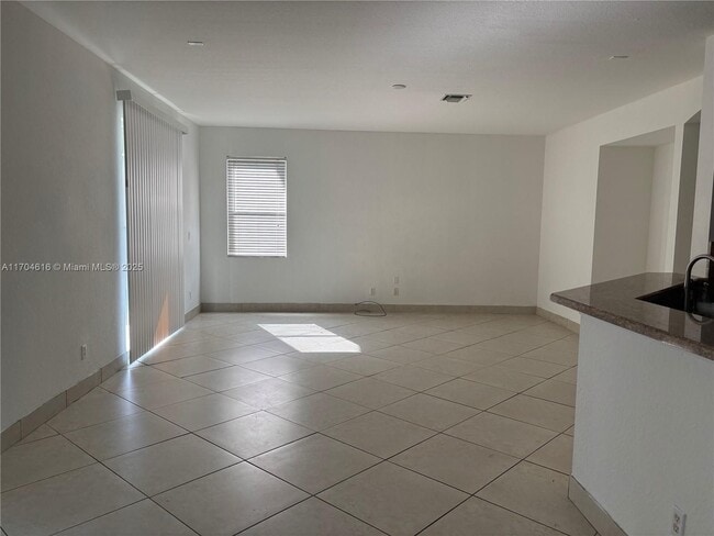 Building Photo - 3946 W Whitewater Ave