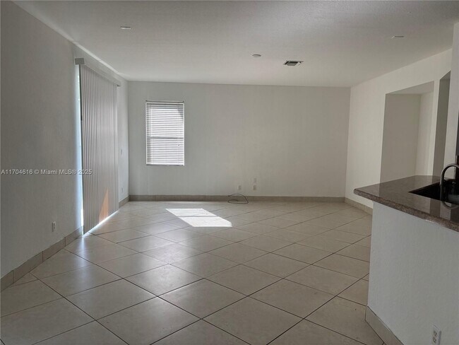 Foto del edificio - 3946 W Whitewater Ave