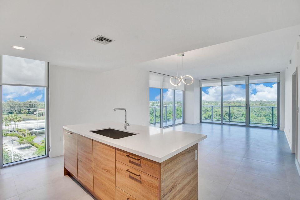 Foto principal - 16385 Biscayne Blvd