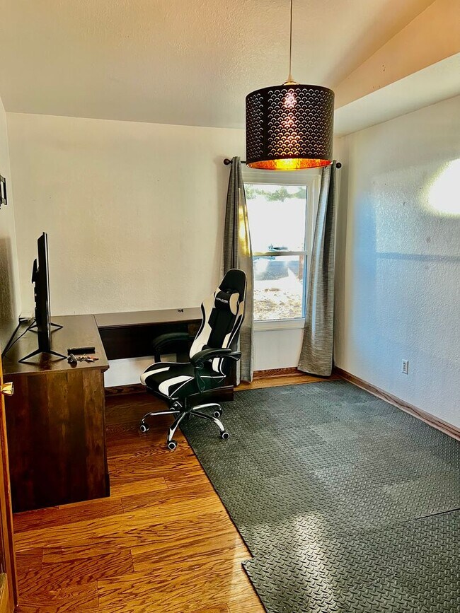 Building Photo - Beautiful Ranch Home in Briargate! Spend t...