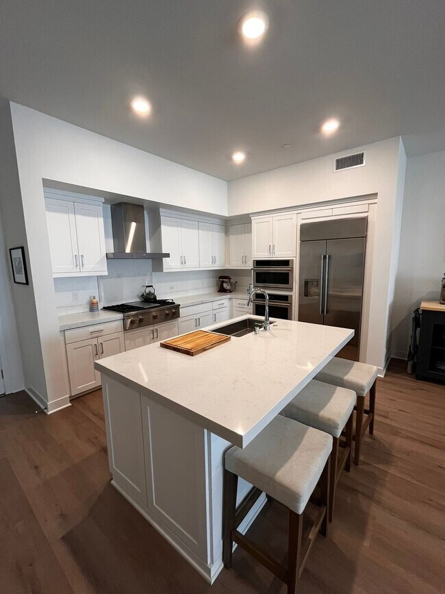 Building Photo - 3609 Rivington