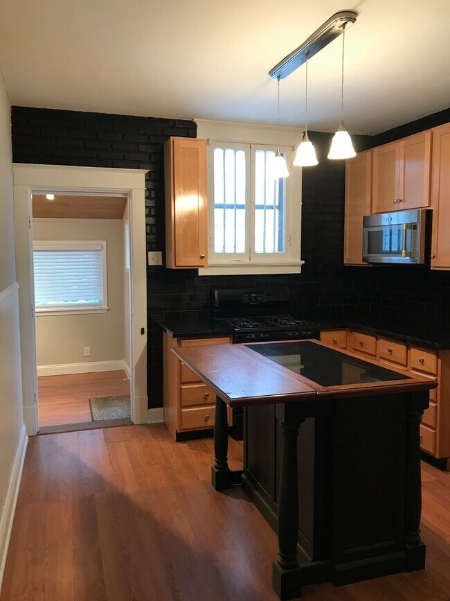 Foto del edificio - Beautiful Renovated Home near Sublette Park