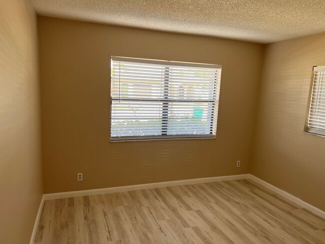 Building Photo - 6311 NW 90th Ave