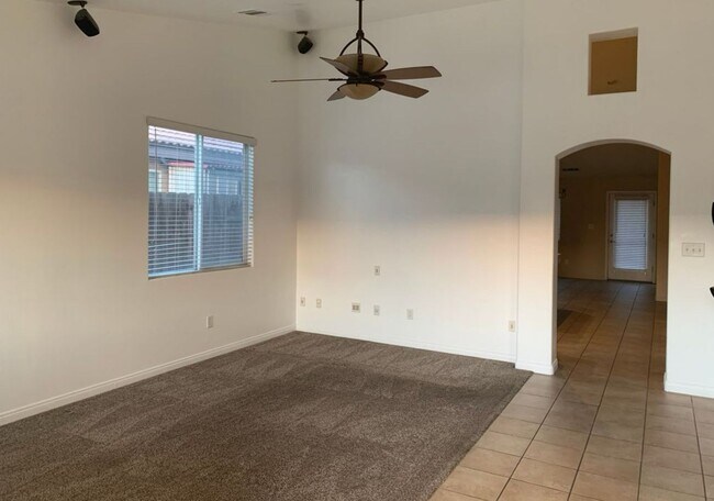 Foto del edificio - Beautiful and spacious 3 bedroom!