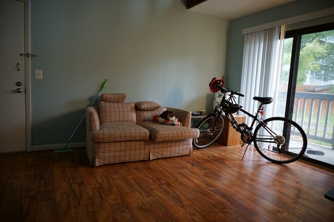 Sala de estar - 505 Sunridge Dr