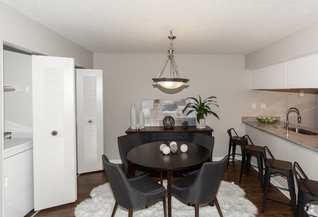 2HAB, 2BA - 1200 ft² - Waterford Place Apartments