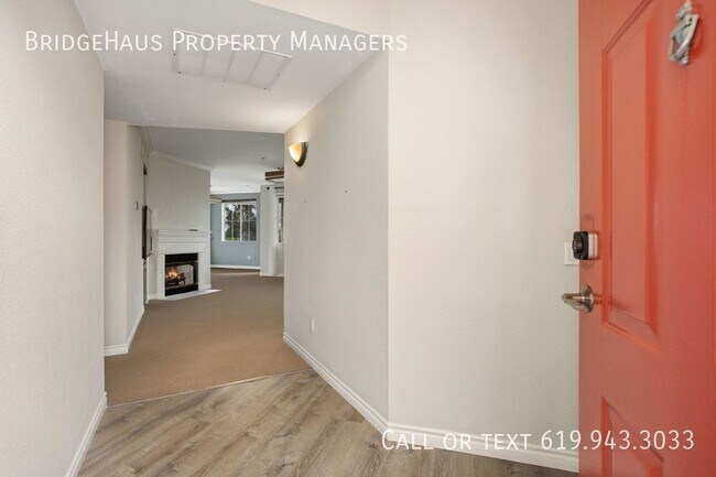 Building Photo - Luxurious living in this stunning 3-bedroo...