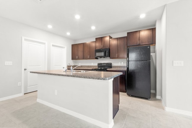 Building Photo - LIKE NEW 5 Bedroom Home for RENT in Touchstone