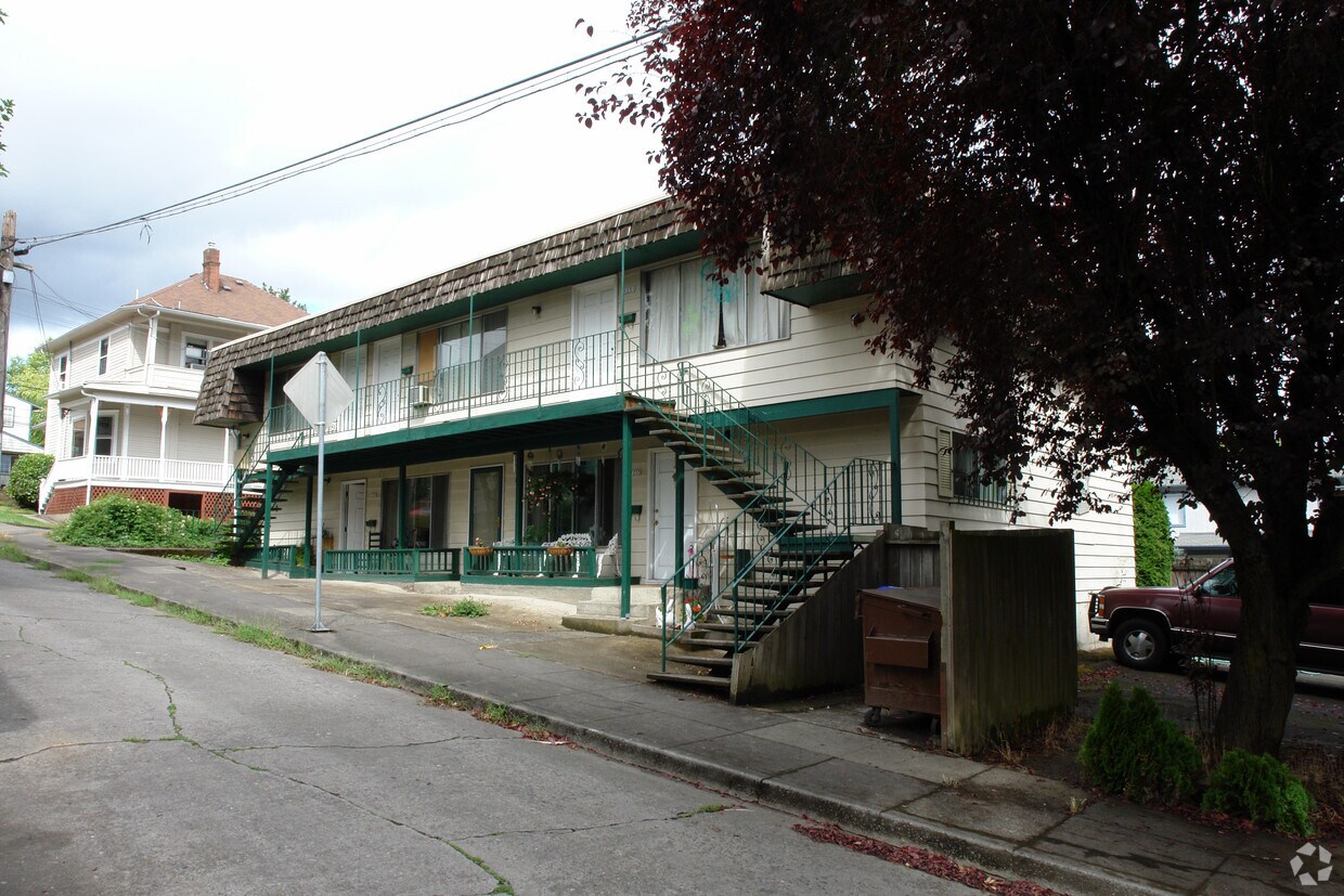 Building Photo - Sutton Manor
