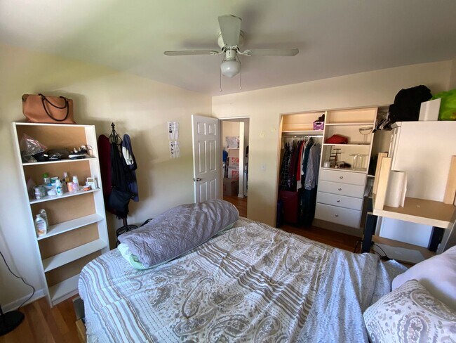 Building Photo - Mayfair Unit for Rent: 1 Bed 1 Bath - New ...