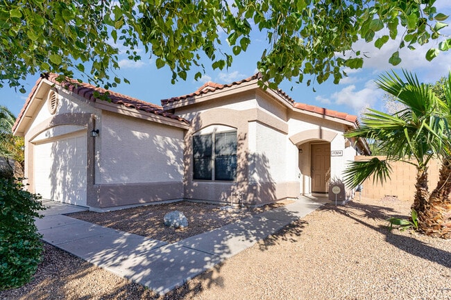 Building Photo - 11304 E Sunland Ave