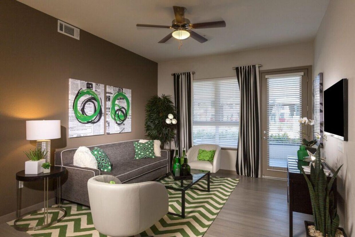 Foto principal - 1107 N Fair Oaks Ave