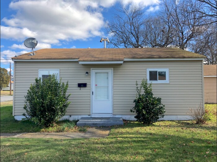 Primary Photo - CUTE & COZY 2 BED, 1 BATH UPDATED HOME IN ...