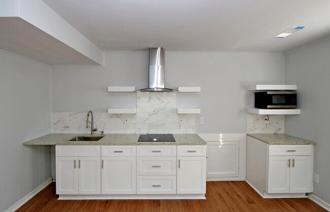 Building Photo - 2921 Haverford Ln SE
