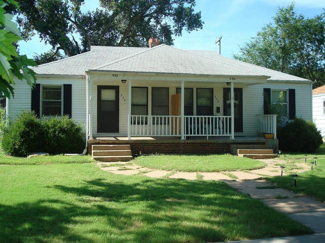 Primary Photo - 520 E Kirwin Ave