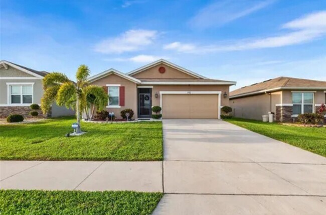 Foto del edificio - Four bedroom Two bath - Winter Haven