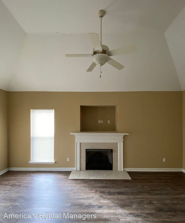 Building Photo - 3 br, 2 bath House - 525 Fox Run Circle