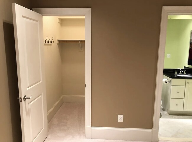Building Photo - 12520 Ansin Circle Dr