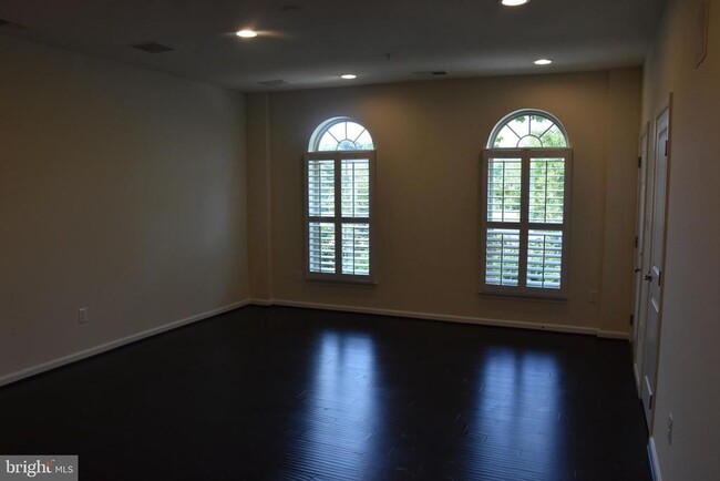 Foto del edificio - 9224 Landon House Way