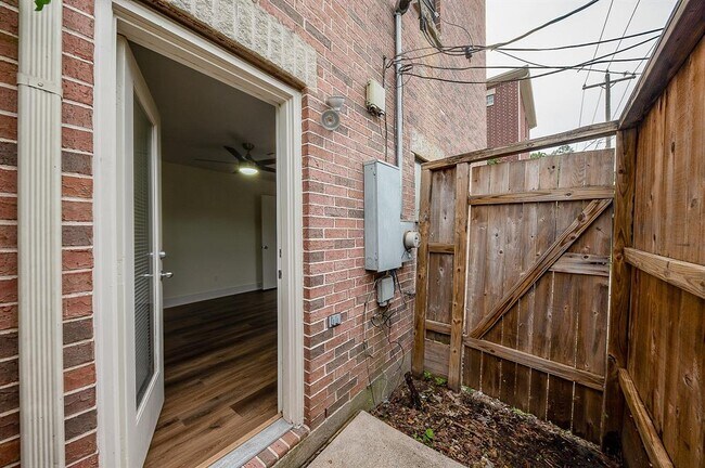 Building Photo - 5907 Petty St