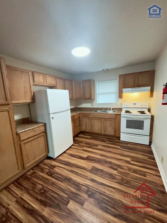 Building Photo - 500 Skyline Dr