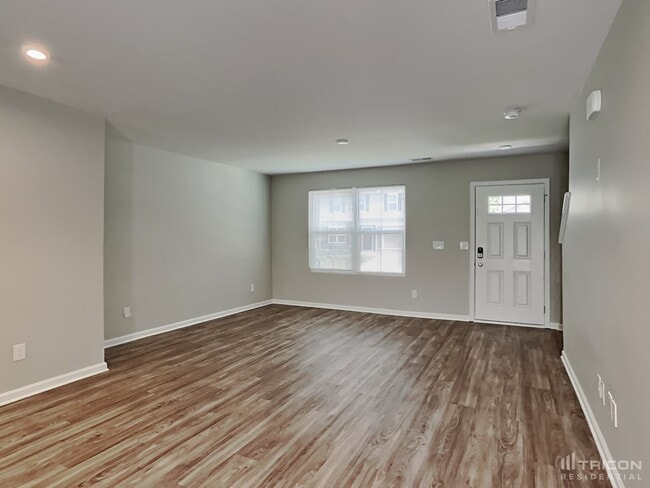 Building Photo - 950 Sequoia Dr