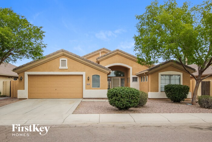 Foto principal - 8638 W Apache St