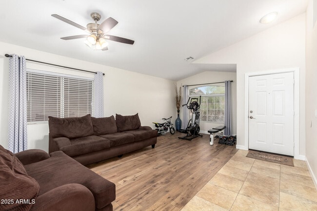 Building Photo - 1020 S Esmeralda