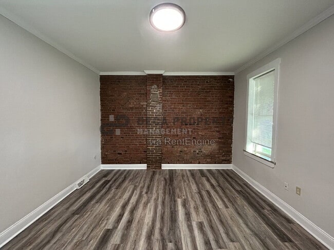 Building Photo - 5228 Northrup Ave