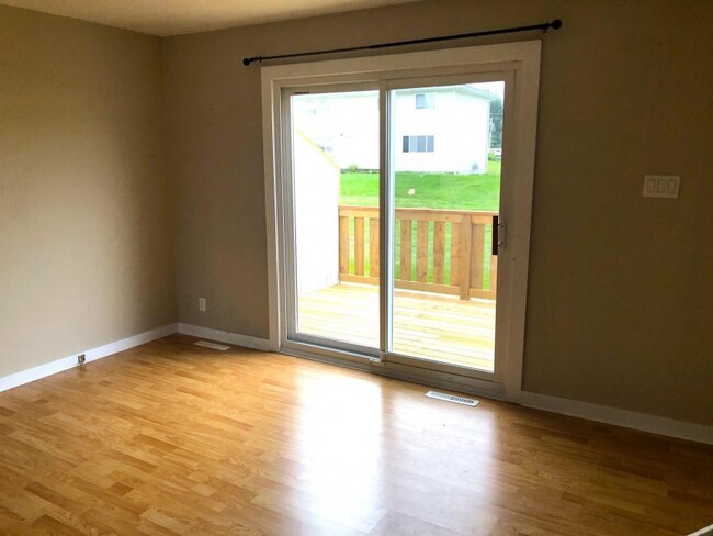 Building Photo - 2 bedroom in Kitimat BC V8C 1W5