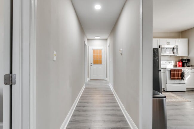 Building Photo - 407 N 3 1/2 Ave