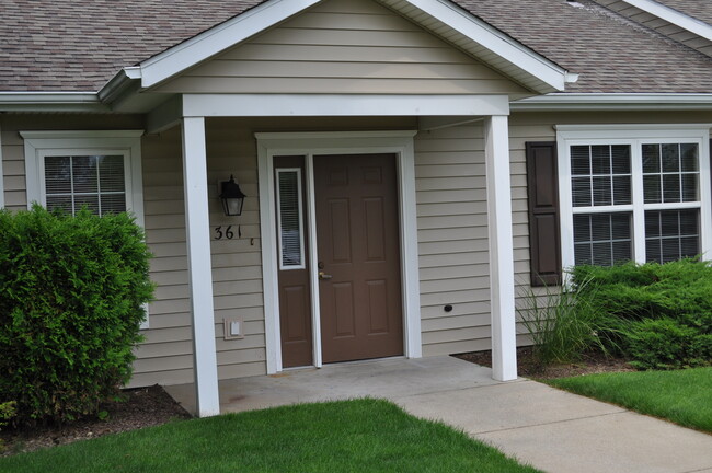 Building Photo - 317 Heritage Ln