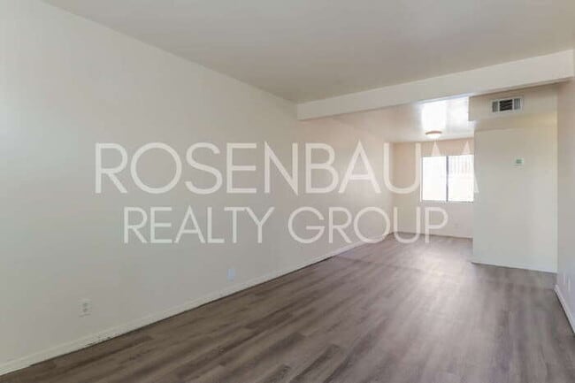 Foto del edificio - 455 W Kelso St