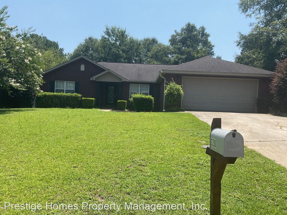 Primary Photo - 3 br, 2 bath House - 228 Cedar Grove