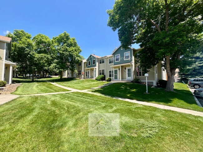 Photo - 7905 Lexington Park Dr Townhome