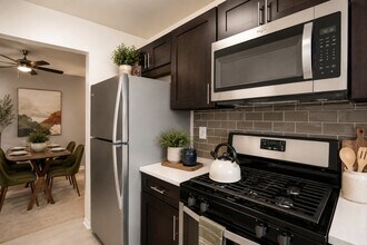 Building Photo - Lynbrook at Mark Center Apartment Homes