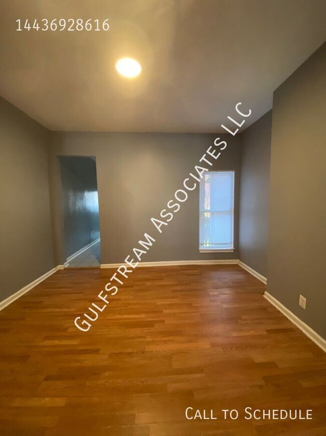 Building Photo - 1521 N Ellamont St