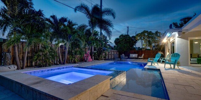 Foto del edificio - Step Into Sunshine: Modern Charm Meets Coa...