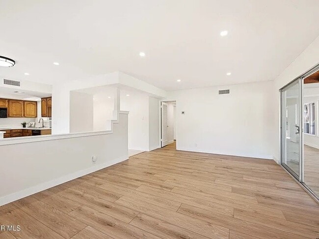 Building Photo - 1492 Mandalay Ct