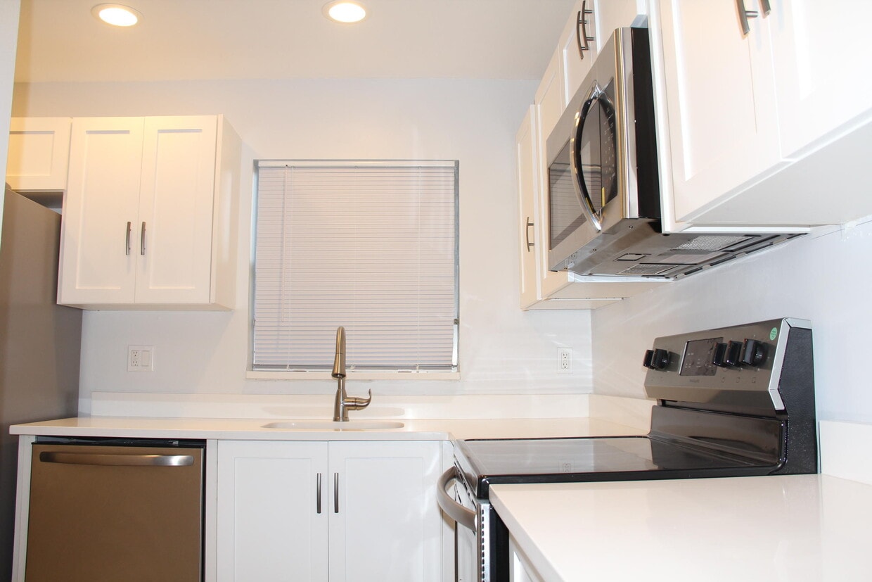 Primary Photo - 230 Lake Frances Dr