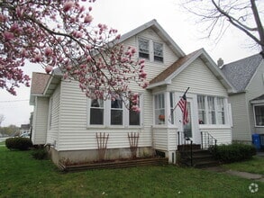 Building Photo - 401 Parkwood Ave