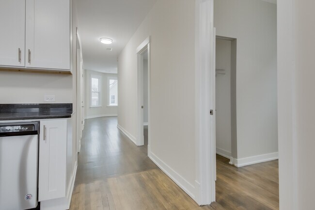 Foto del edificio - 2842 N Avers Ave